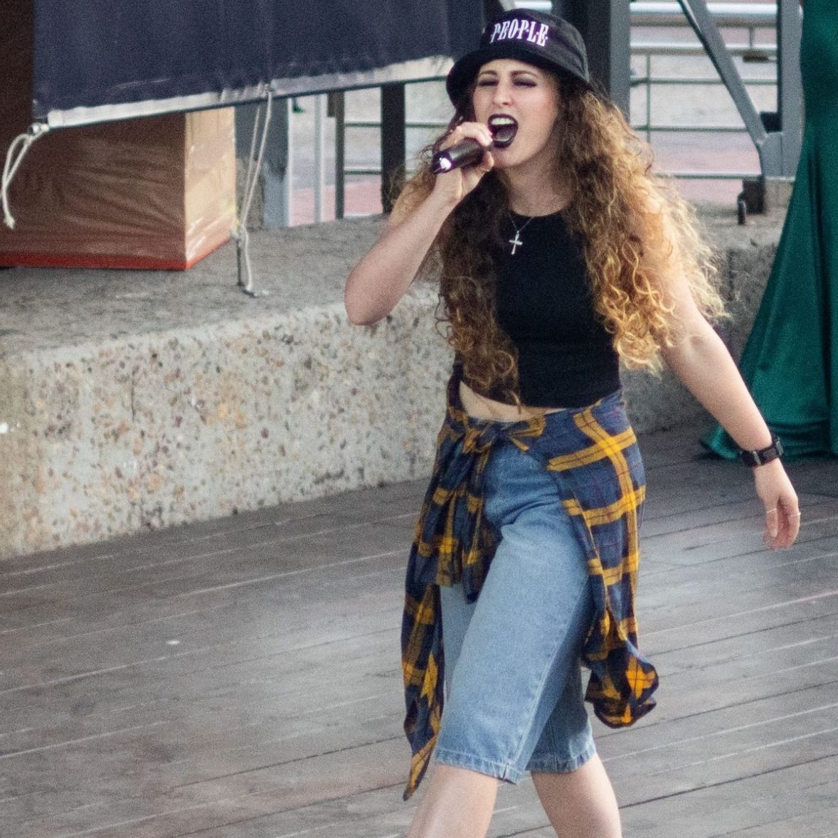 Onblusbaar Press Shot 24