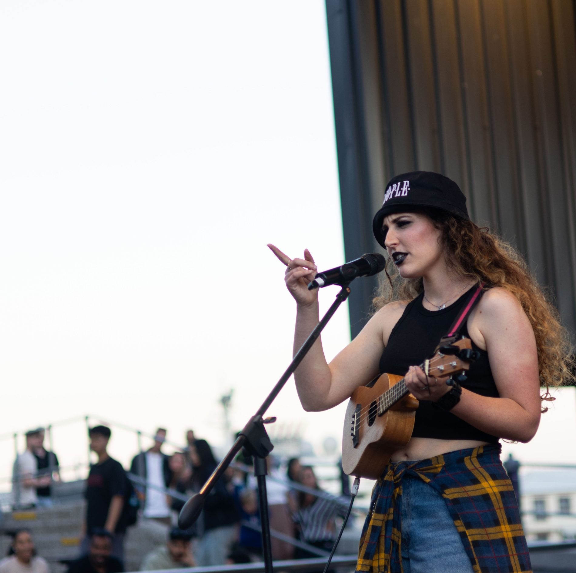 Onblusbaar Press Shot 27