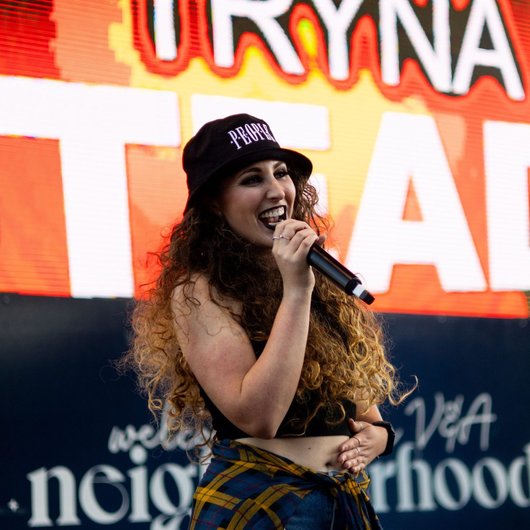 Onblusbaar Press Shot 28