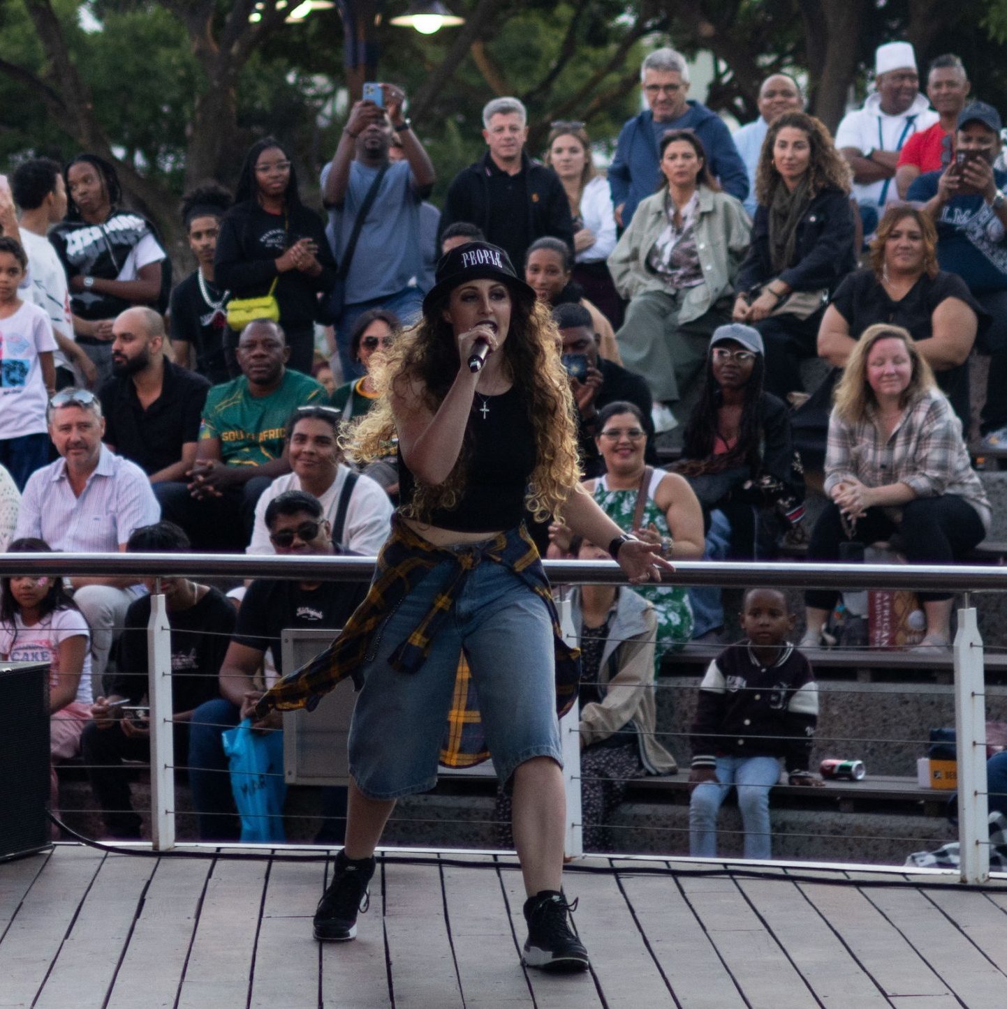 Onblusbaar Press Shot 31